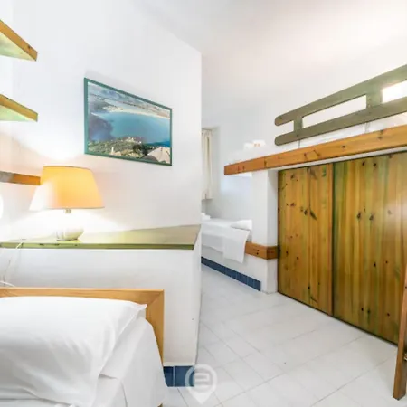 Waterside Oasis House فيلاّسيمِيوس